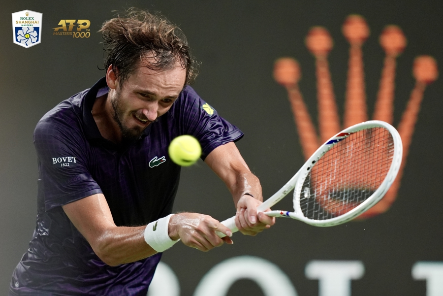 而林德克内, 他先后击败 而林德克内, 他先后击败