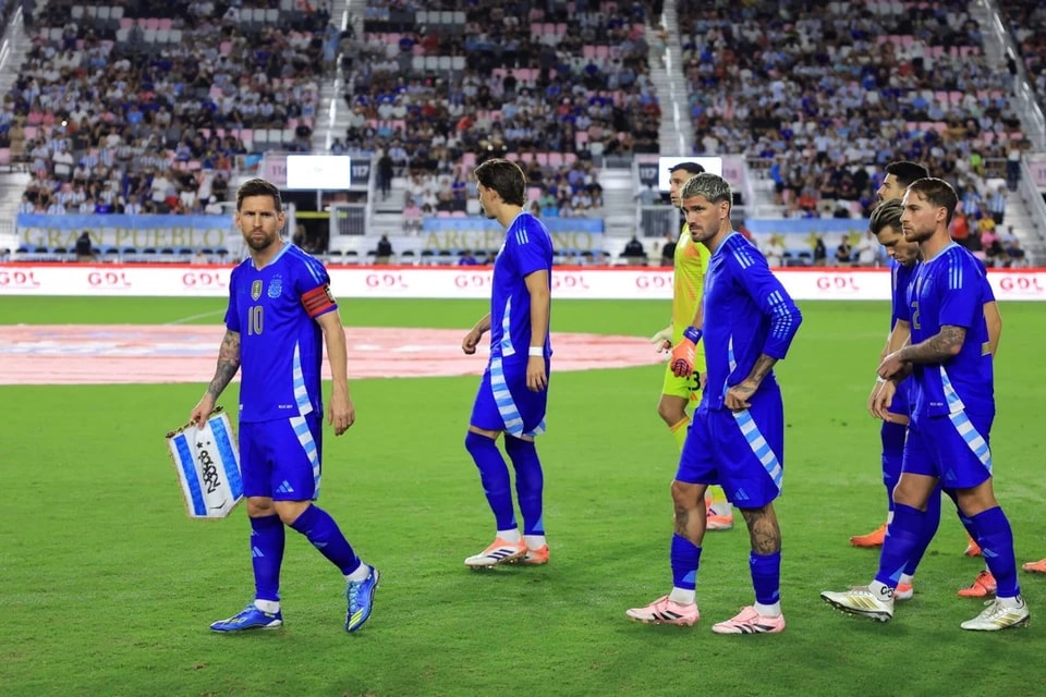 足协代表V, 谊赛的行程