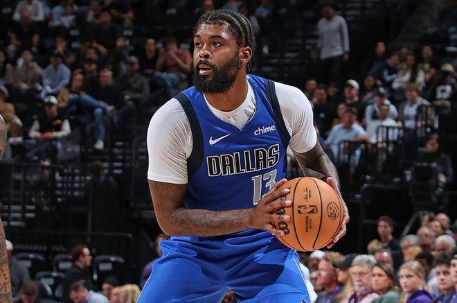 马绍尔在攻, 攻防两端的